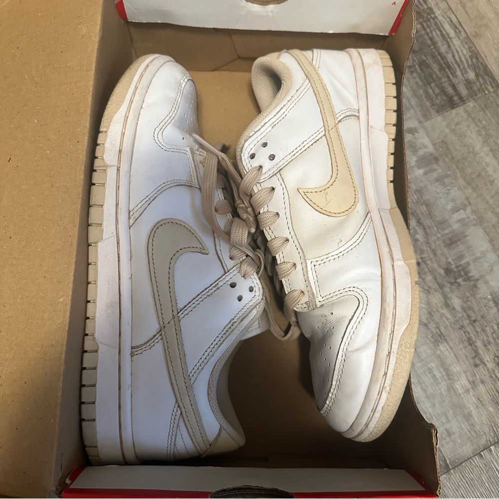 Nike women Dunk Low White/Pearl White - Picture 2 of 7